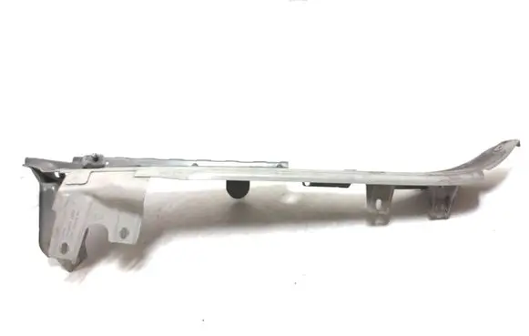 Audi Q7 4L Fender mounting bracket 4L0805175
