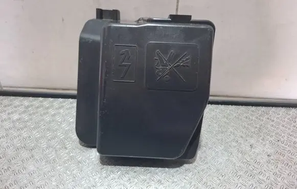 Renault Captur Fuse box cover 243825499R