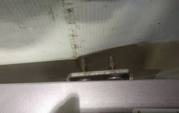 Subaru Forester SG Tailgate/trunk/boot hinge