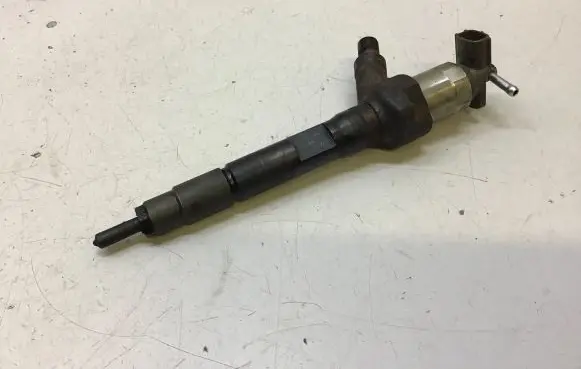 Mazda 6 Fuel injector R2AA13H50