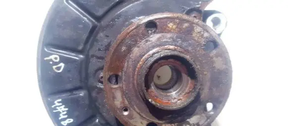Volkswagen PASSAT B7 Front wheel hub