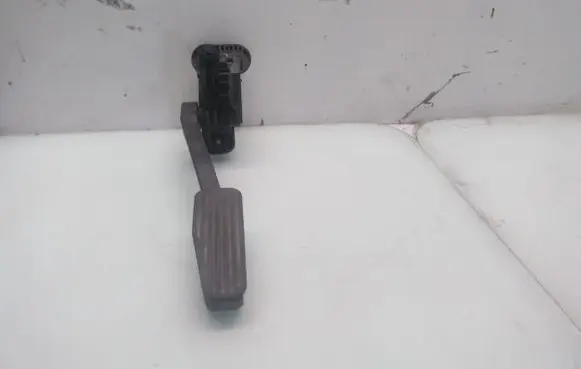 Volvo S80 Accelerator throttle pedal 9496822