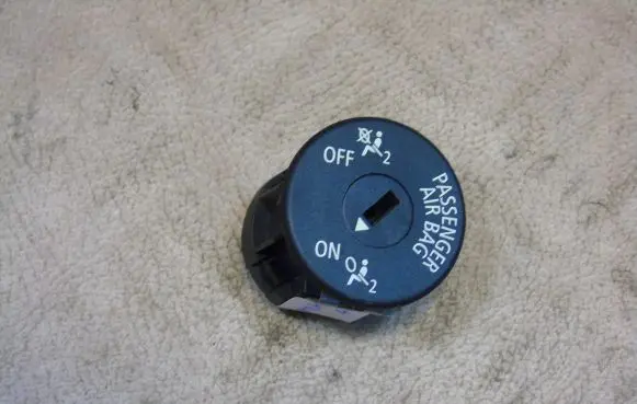 BMW 3 E90 E91 Passenger airbag on/off switch 9196886