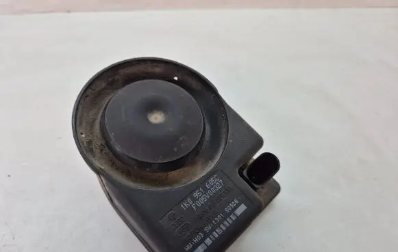 Volkswagen PASSAT B6 Alarm system siren 1K0951605C 90911A0302 F005V00327