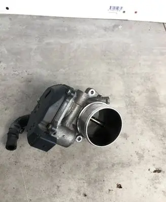 Volkswagen PASSAT B8 Throttle valve 03N128063B