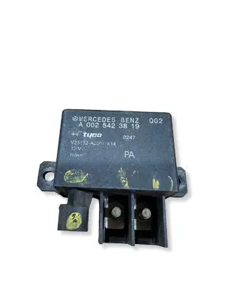 Mercedes-Benz E W211 Charging relay A0025423819