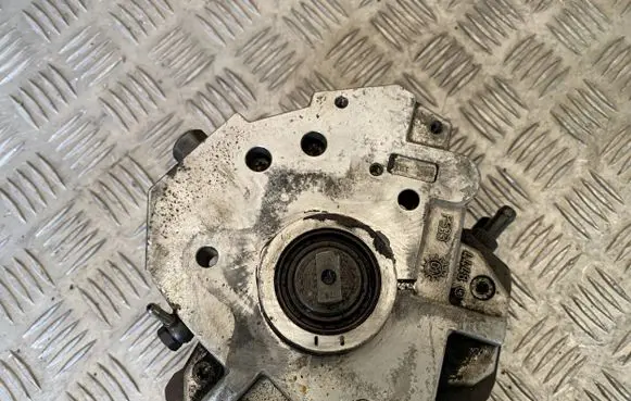 Volvo XC90 Fuel injection high pressure pump 0445010043 035632 8642778