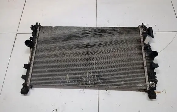 Opel Insignia A Coolant radiator 