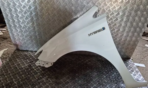 Toyota Auris E180 Fender