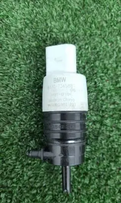 BMW 8 G15 Windscreen/windshield washer pump 67127345887
