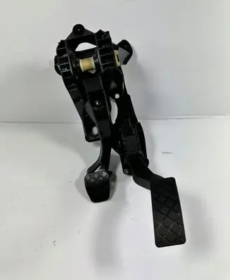 Volkswagen Golf VII Pedal assembly 
