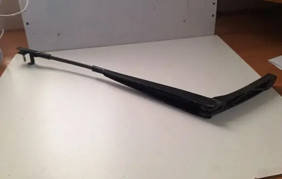 Volkswagen Caddy Front wiper blade arm