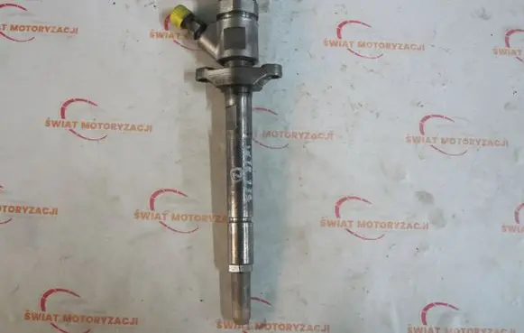 Peugeot 308 SW Fuel injector 0445110353