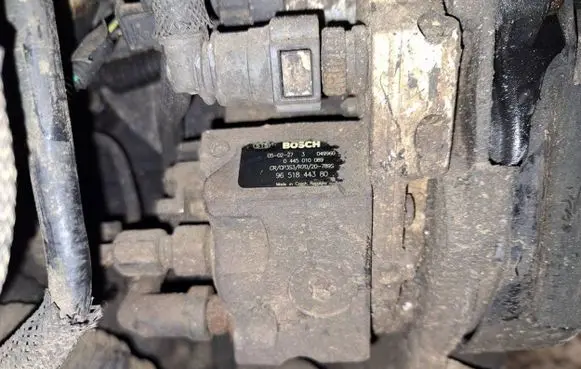Volvo V50 Fuel injection high pressure pump 0445010089 9651844380