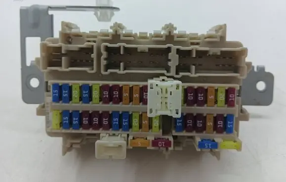 Nissan Qashqai Fuse module 252307990A 81118 ACVN51212