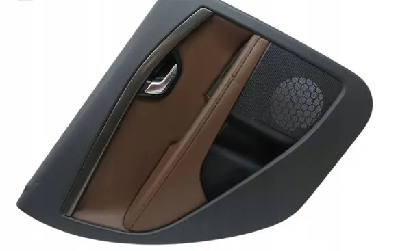 Volvo XC70 Front door card panel trim