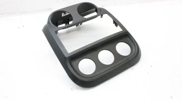 Jeep Compass Radio/GPS head unit trim 