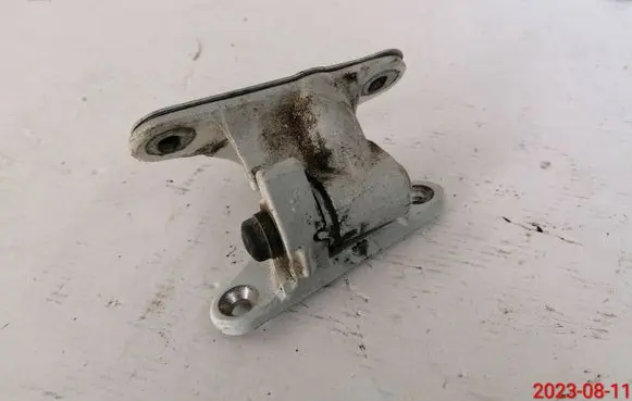 Mercedes-Benz GL X164 Front door lower hinge 