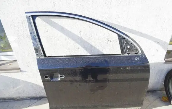 Audi Q7 4L Front door