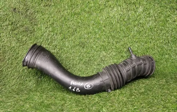 Ford Fusion II Intercooler hose/pipe DS739R504EB