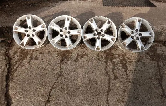 Mitsubishi Grandis R17 alloy rim 