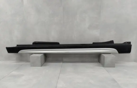 Foot area side trim