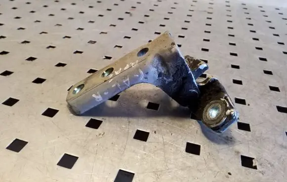 Mitsubishi Pajero Rear door lower hinge