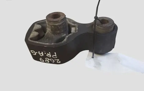 Mazda 6 Engine mount bracket