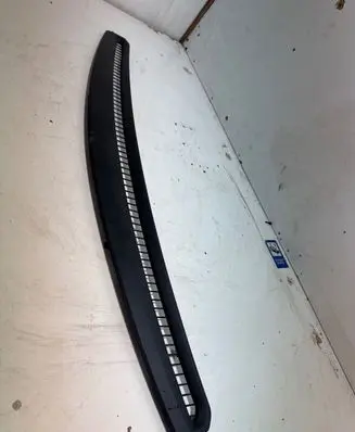 Ram 1500 Dash center air vent grill 2067487TX7 P5YK12TX7AB