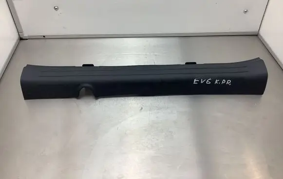 KIA EV6 Front sill trim cover 85870CV000