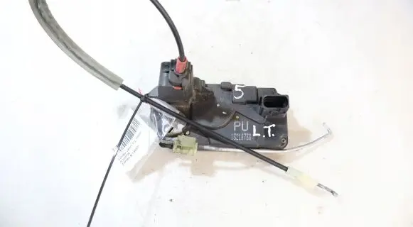Opel Zafira B Rear door lock