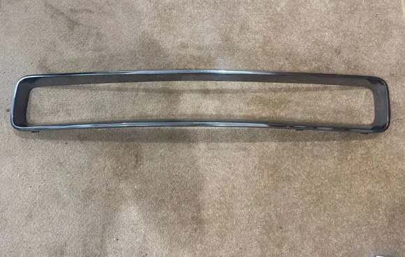 Dodge Challenger Front bumper upper radiator grill 80207 LC22105AA