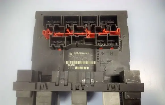 Volkswagen PASSAT B6 Comfort/convenience module 3C8937049D F005V00744
