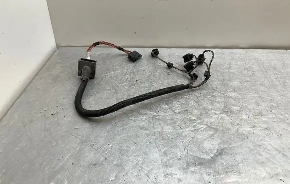BMW 3 E90 E91 Fuel injector wires 8507798