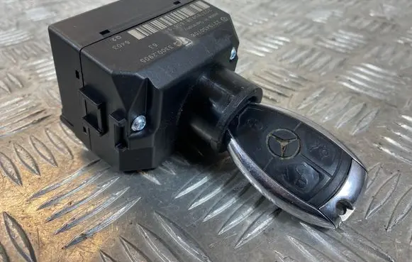 Mercedes-Benz S W221 Ignition lock 2215450708 33002905 20379593816