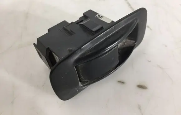 Toyota Corolla Verso AR10 Electric window control switch 54035228 848010F030B0