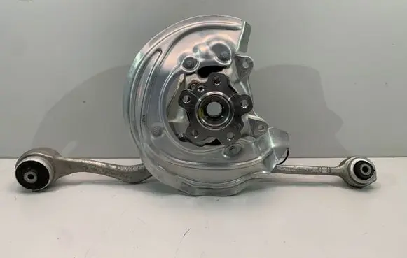 BMW X4 G02 Front wheel hub spindle knuckle 6882597
