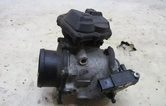 Jaguar XE EGR valve G4D3-5H273-AC