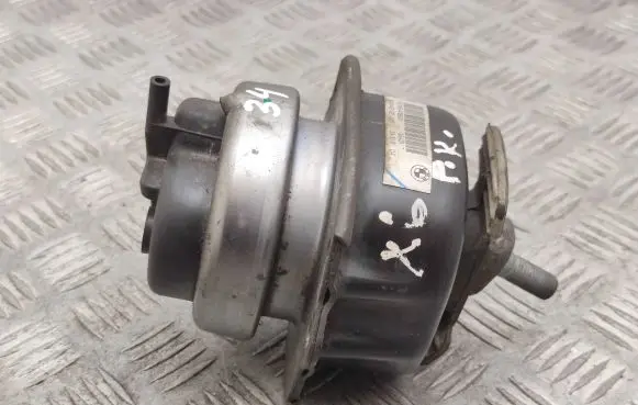 BMW X6 E71 Engine mount bracket 6795418