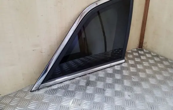 Opel Antara Rear side window 96660069