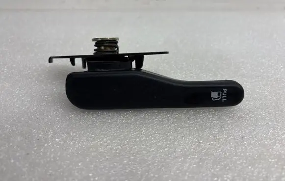 Nissan X-Trail T30 Fuel tank opening switch 