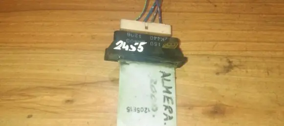 Nissan Micra Heater blower motor/fan resistor 271505m400 2k4401206