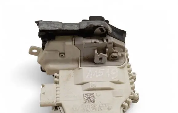 Audi Q2 - Front door lock 8X1837016C