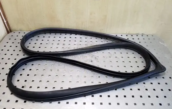 Mazda 3 II Front door rubber seal