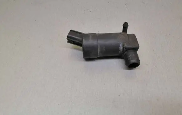 Volvo S40 Windscreen/windshield washer pump 117K824