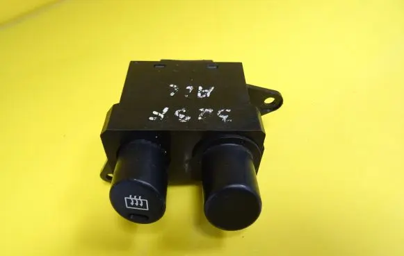Mazda 323 F Windscreen/window heater switch