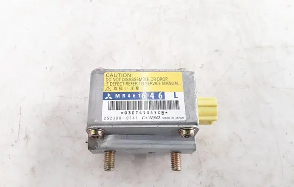 Mitsubishi Pajero Airbag deployment crash/impact sensor MR461646 2523000741