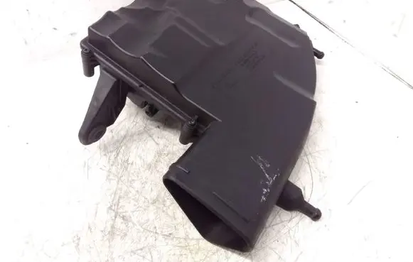 Mercedes-Benz E W211 Air filter box A6420901701