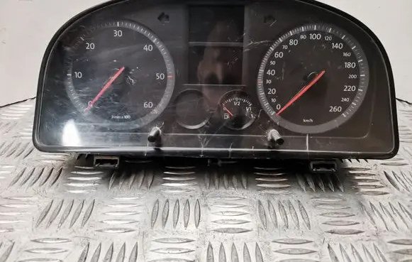 Volkswagen Touran I Speedometer (instrument cluster) VWZ7Z0F3340757 2K0920842C