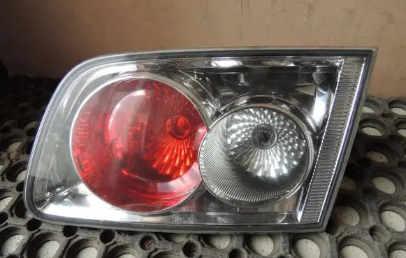 Tailgate rear/tail lights